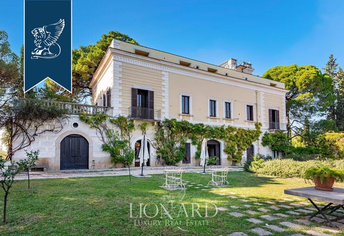 Image No.3-17 Bed Villa for sale