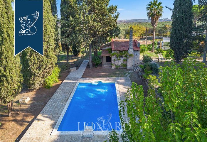 Image No.6-17 Bed Villa for sale