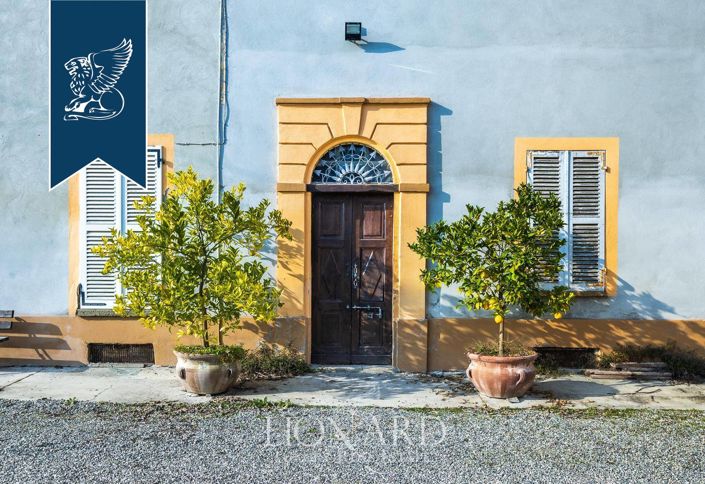 Image No.19-10 Bed Property for sale