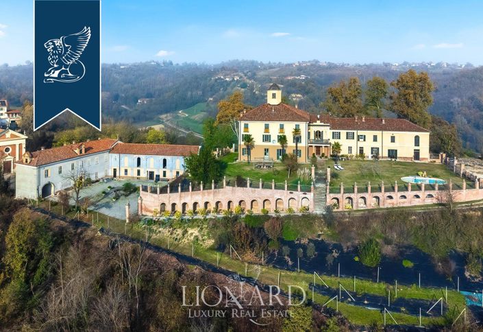 Image No.2-10 Bed Property for sale