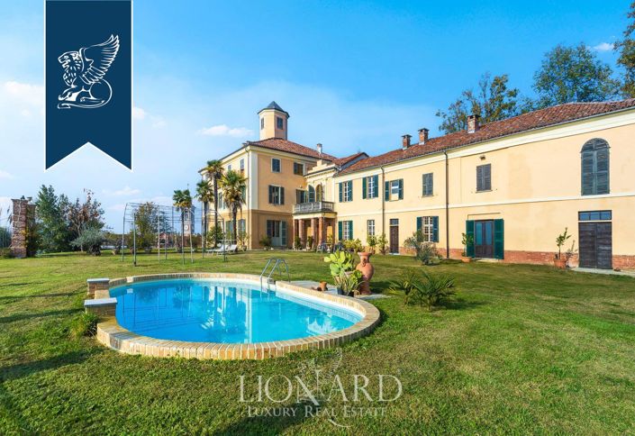 Image No.4-10 Bed Property for sale