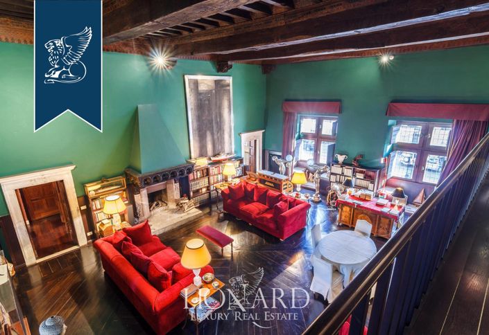 Image No.11-20 Bed Property for sale