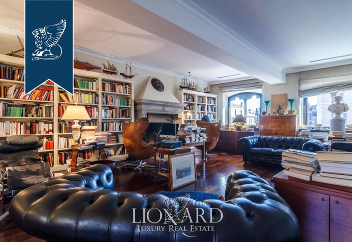 Image No.21-20 Bed Property for sale