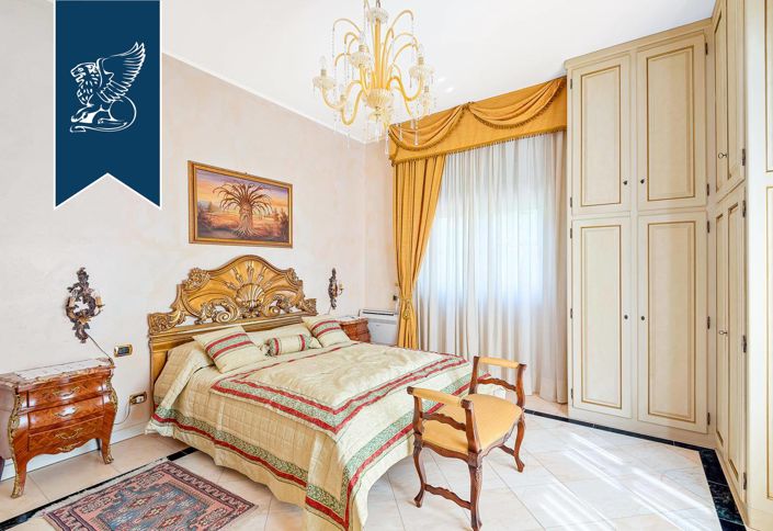 Image No.14-6 Bed Villa for sale