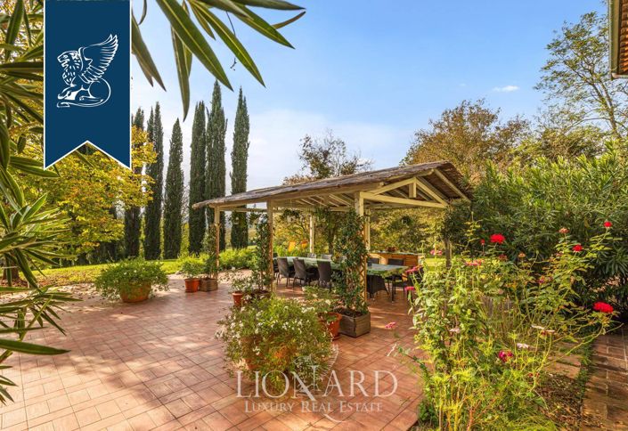 Image No.12-11 Bed Farmhouse for sale