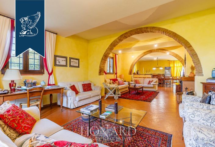 Image No.18-11 Bed Farmhouse for sale