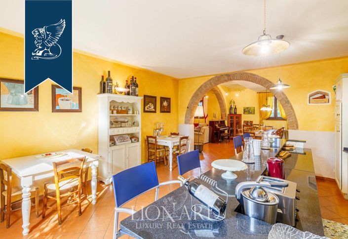 Image No.22-11 Bed Farmhouse for sale