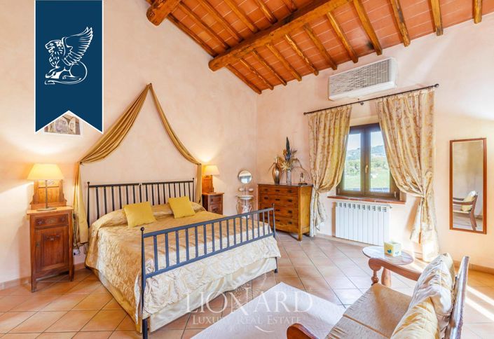 Image No.24-11 Bed Farmhouse for sale