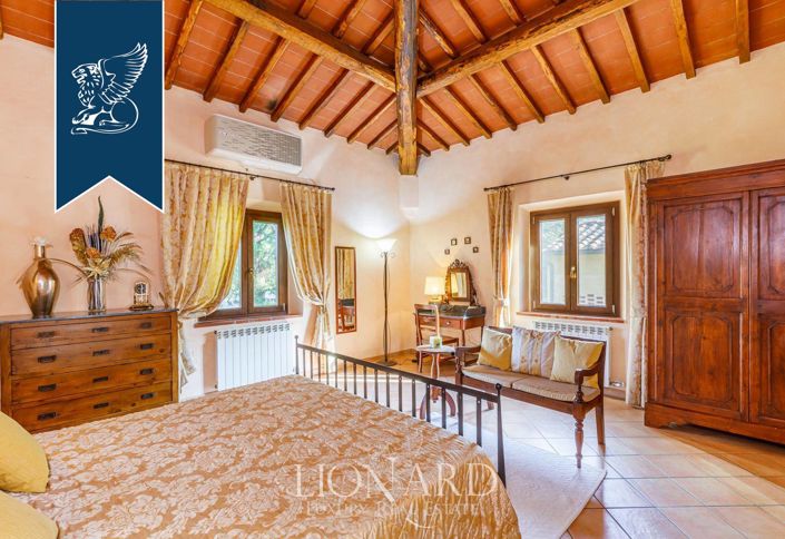 Image No.26-11 Bed Farmhouse for sale