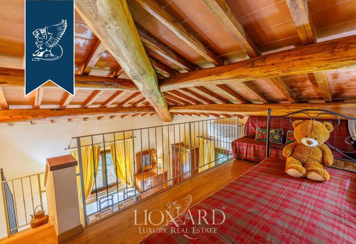 Image No.35-11 Bed Farmhouse for sale