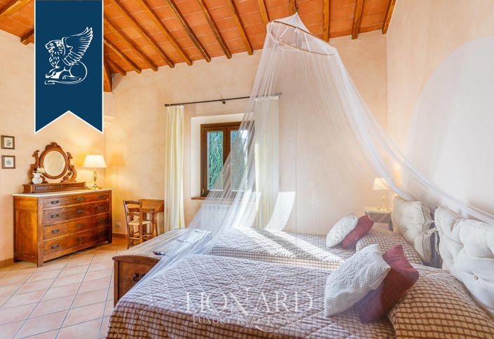 Image No.37-11 Bed Farmhouse for sale