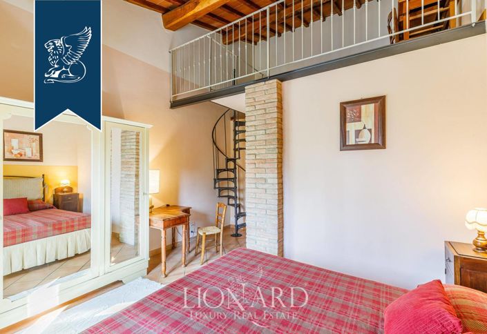 Image No.41-11 Bed Farmhouse for sale