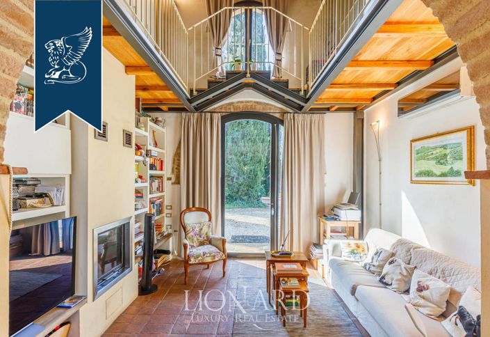 Image No.44-11 Bed Farmhouse for sale