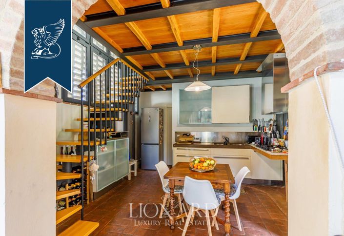 Image No.46-11 Bed Farmhouse for sale