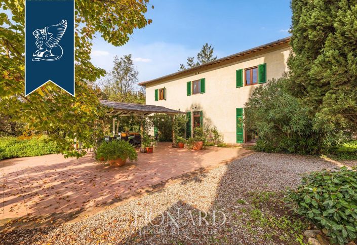 Image No.9-11 Bed Farmhouse for sale