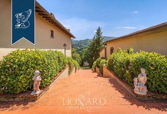 Image No.10-14 Bed Villa for sale