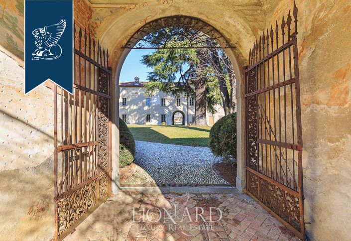 Image No.7-30 Bed Property for sale