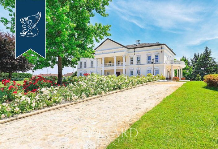 Image No.2-6 Bed Villa for sale