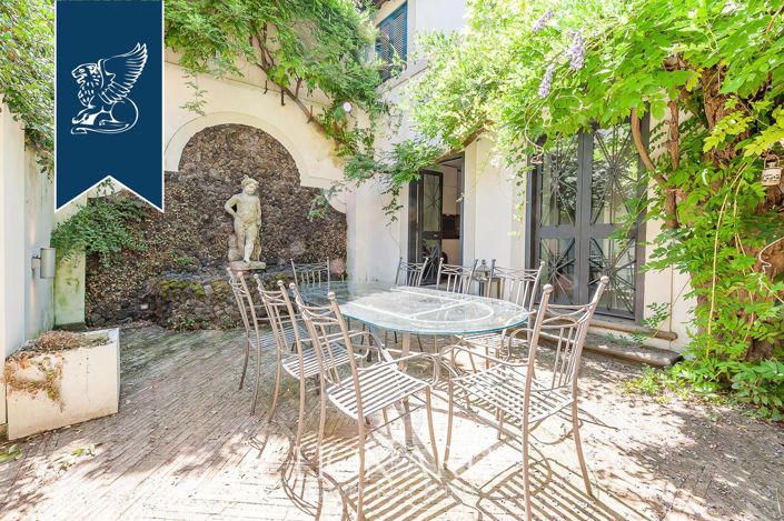 Image No.12-2 Bed Property for sale