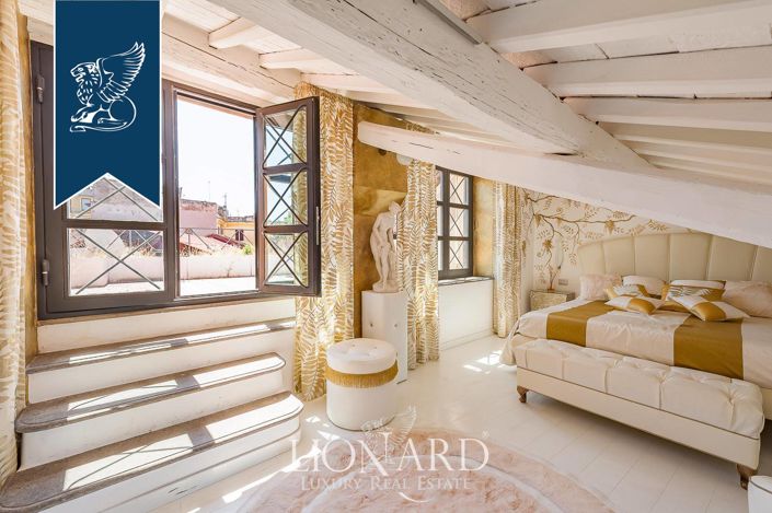 Image No.36-2 Bed Property for sale