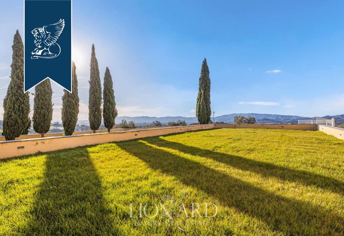 Image No.10-12 Bed Villa for sale