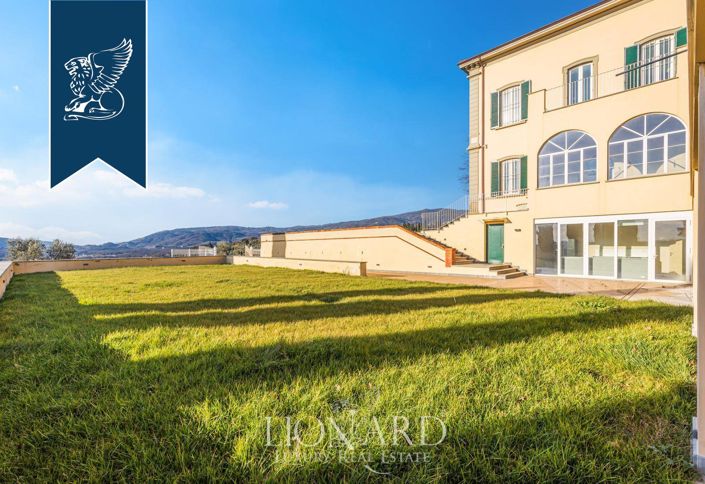 Image No.11-12 Bed Villa for sale