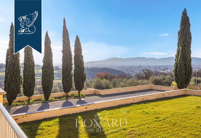 Image No.15-12 Bed Villa for sale