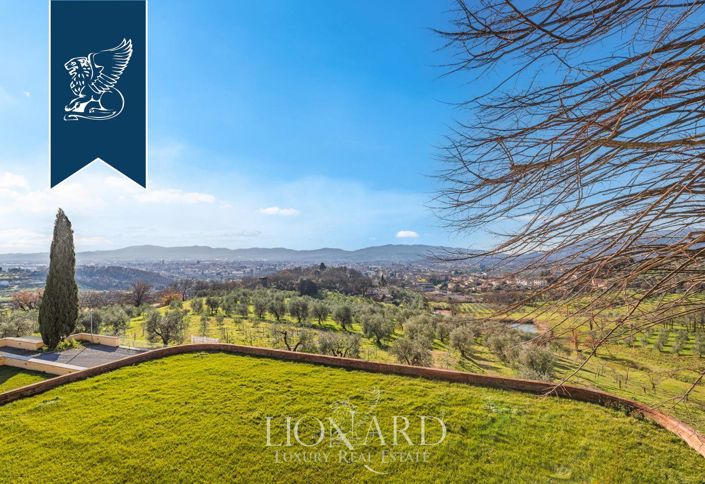 Image No.18-12 Bed Villa for sale