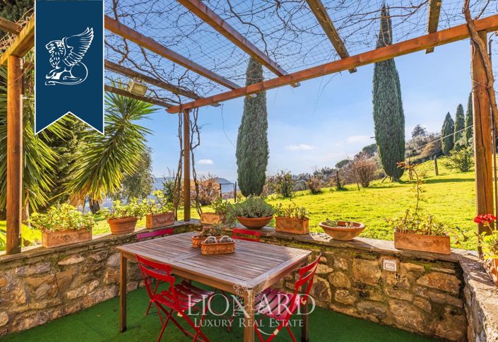 Image No.17-30 Bed Farmhouse for sale