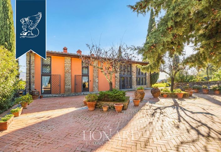 Image No.20-30 Bed Farmhouse for sale