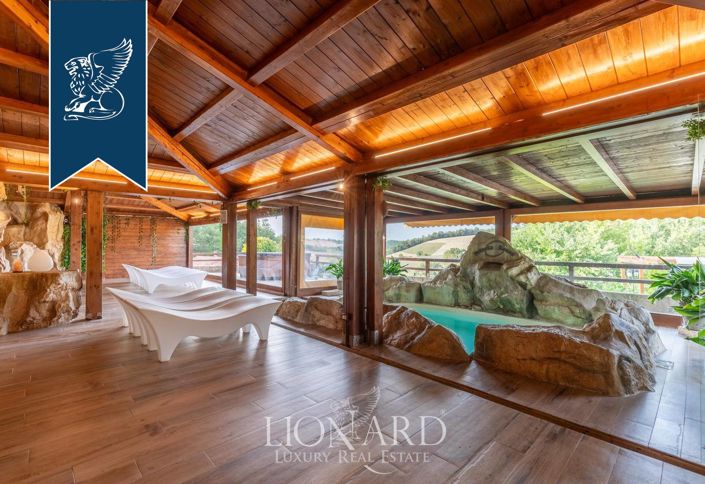 Image No.12-15 Bed Hotel for sale