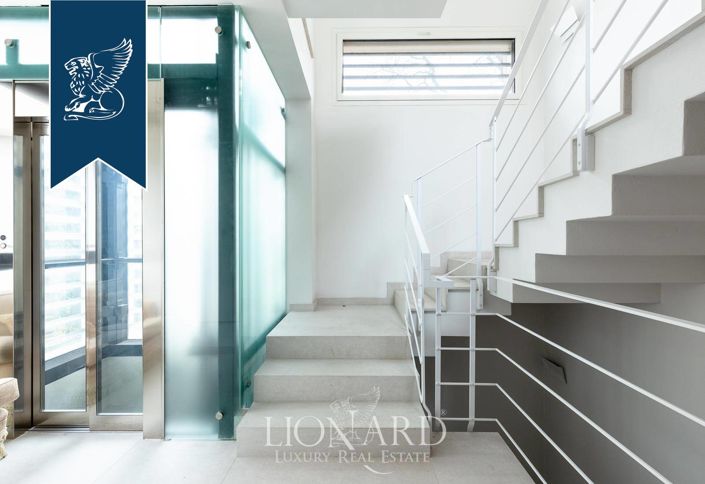 Image No.12-4 Bed Villa for sale