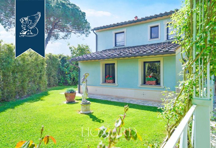 Image No.19-18 Bed Hotel for sale