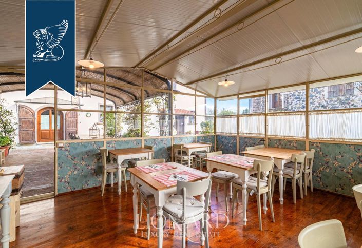 Image No.11-8 Bed Country House for sale