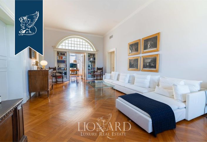 Image No.15-8 Bed Villa for sale