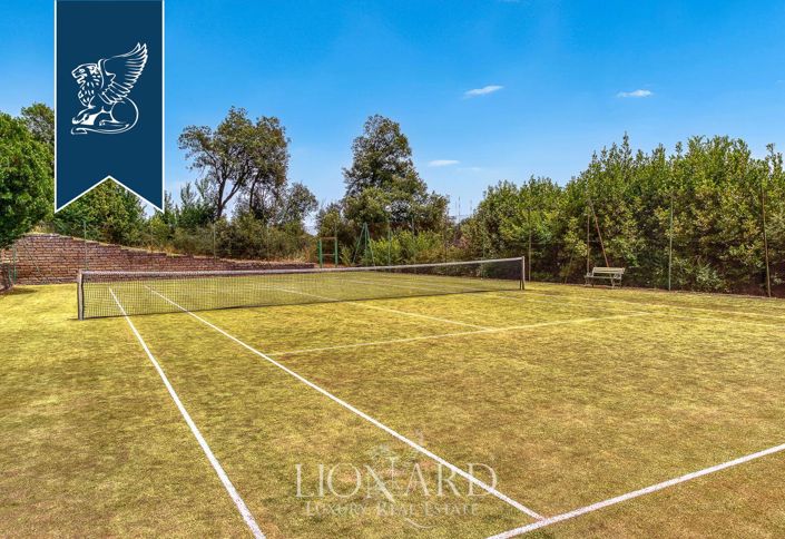 Image No.9-8 Bed Villa for sale