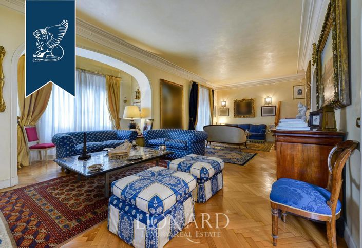 Image No.1-8 Bed Villa for sale