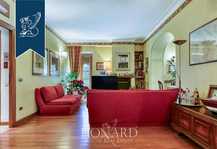 Image No.13-8 Bed Villa for sale