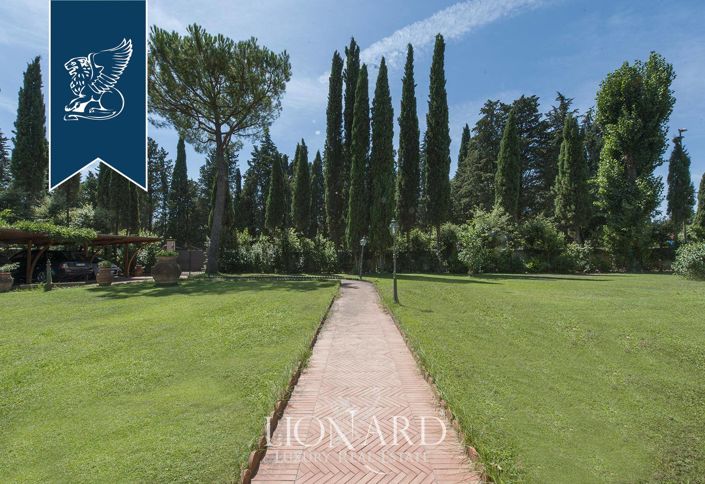 Image No.12-6 Bed Villa for sale