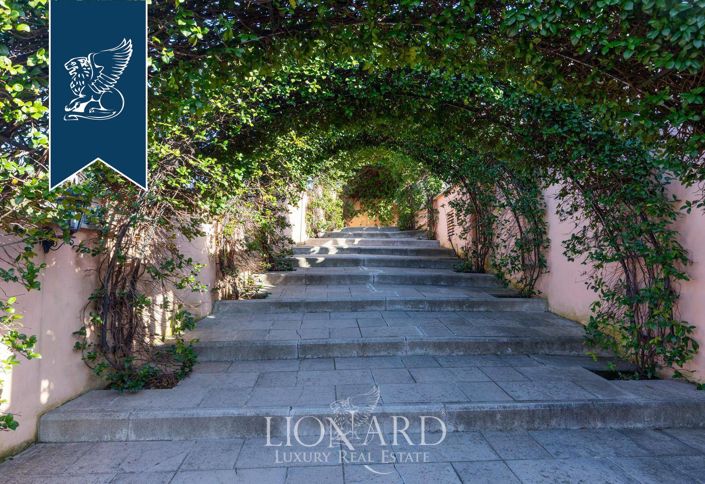 Image No.10-5 Bed Villa for sale