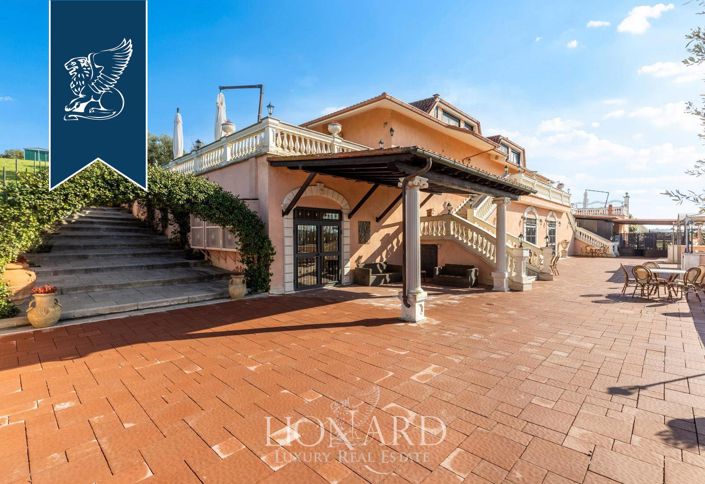 Image No.11-5 Bed Villa for sale