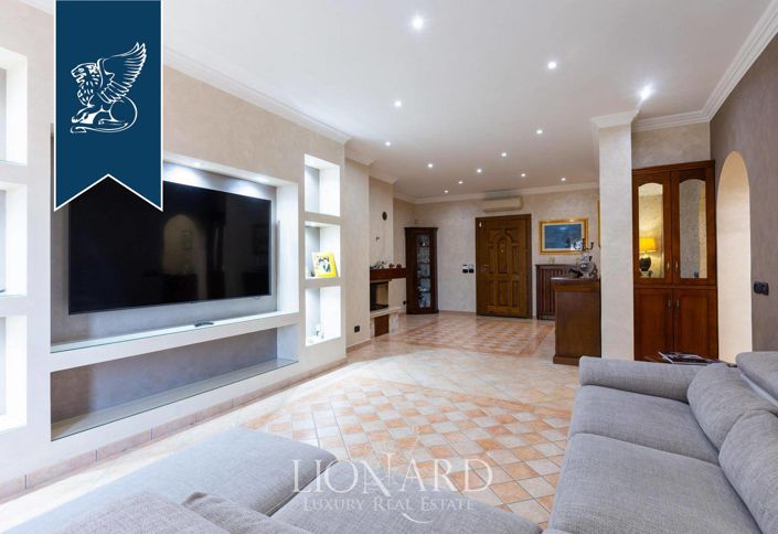 Image No.13-5 Bed Villa for sale