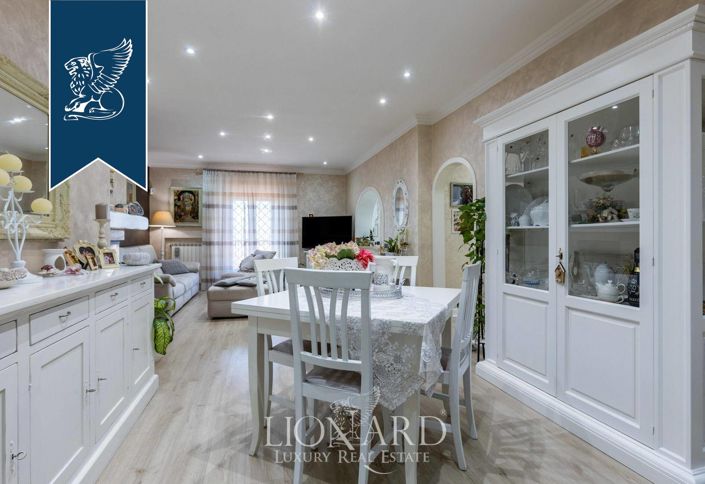 Image No.15-5 Bed Villa for sale