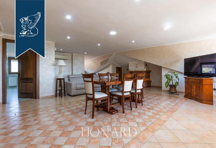 Image No.19-5 Bed Villa for sale