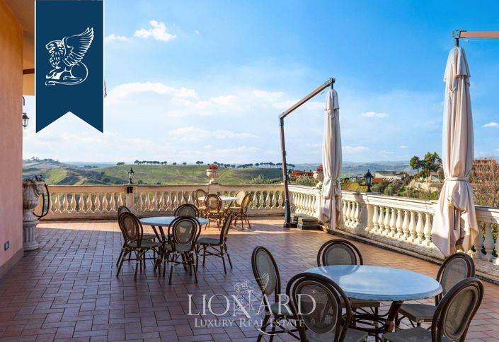 Image No.7-5 Bed Villa for sale