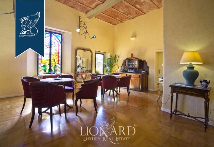 Image No.10-28 Bed Hotel for sale