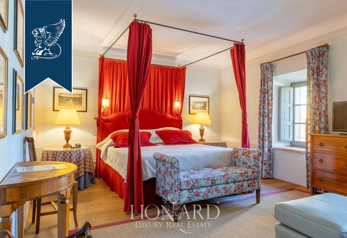 Image No.14-6 Bed Property for sale