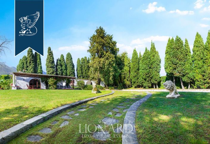 Image No.17-20 Bed Property for sale