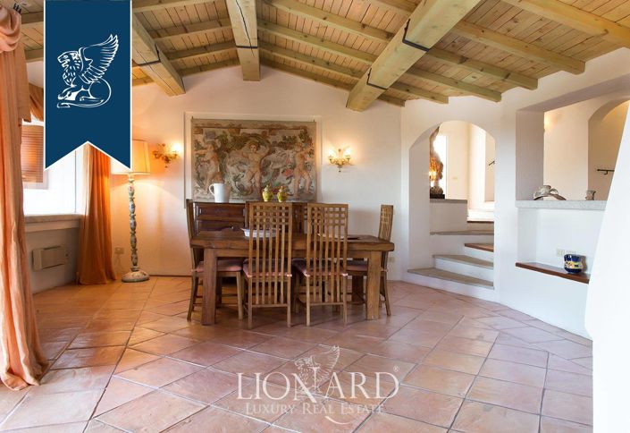 Image No.10-9 Bed Villa for sale