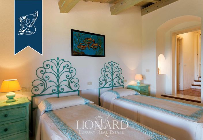 Image No.18-9 Bed Villa for sale